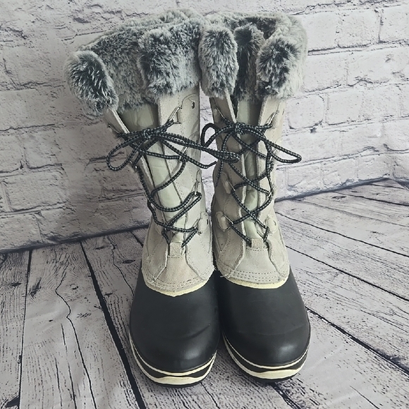 Khombu Gray and Black Winter Boots - Picture 2 of 10